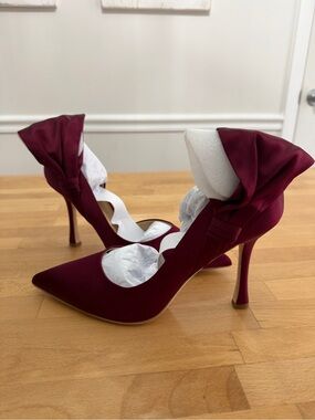 Badgley Mischka Burgundy Satin Pointed Toe Heels with Sculpted Bow